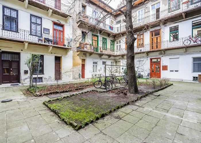 Bpr Stylish Mosaic Home With Terrace
