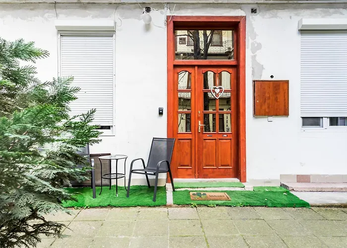 Bpr Stylish Mosaic Home With Terrace